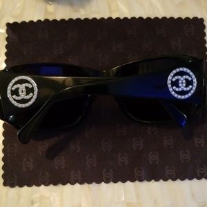 😎🖤😎Authentic Chanel Sunglasses